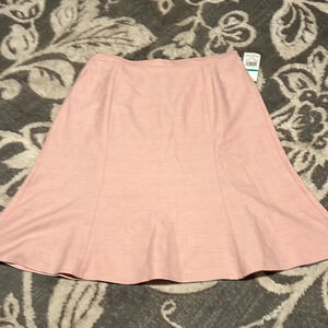 Alfred dunner pink skirt. New.
